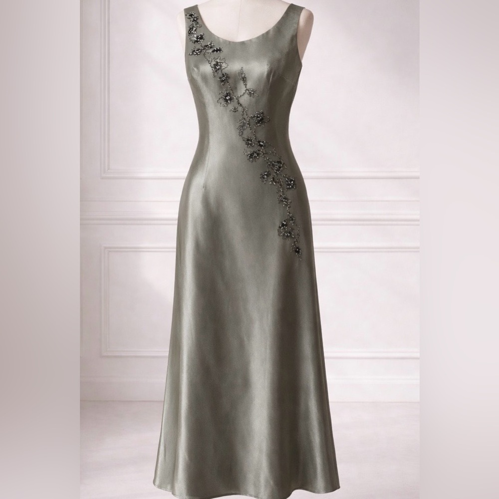 David’s Bridal Green Satin Beaded Bridesmaid Formal Dress Size 6